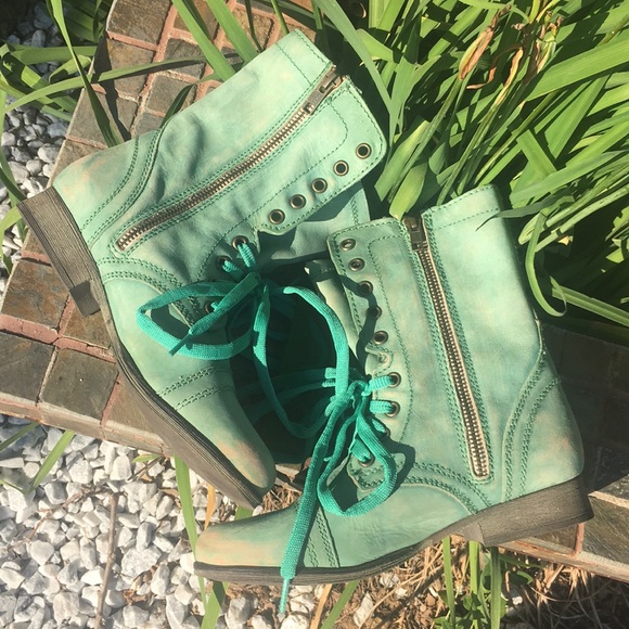 aqua combat boots